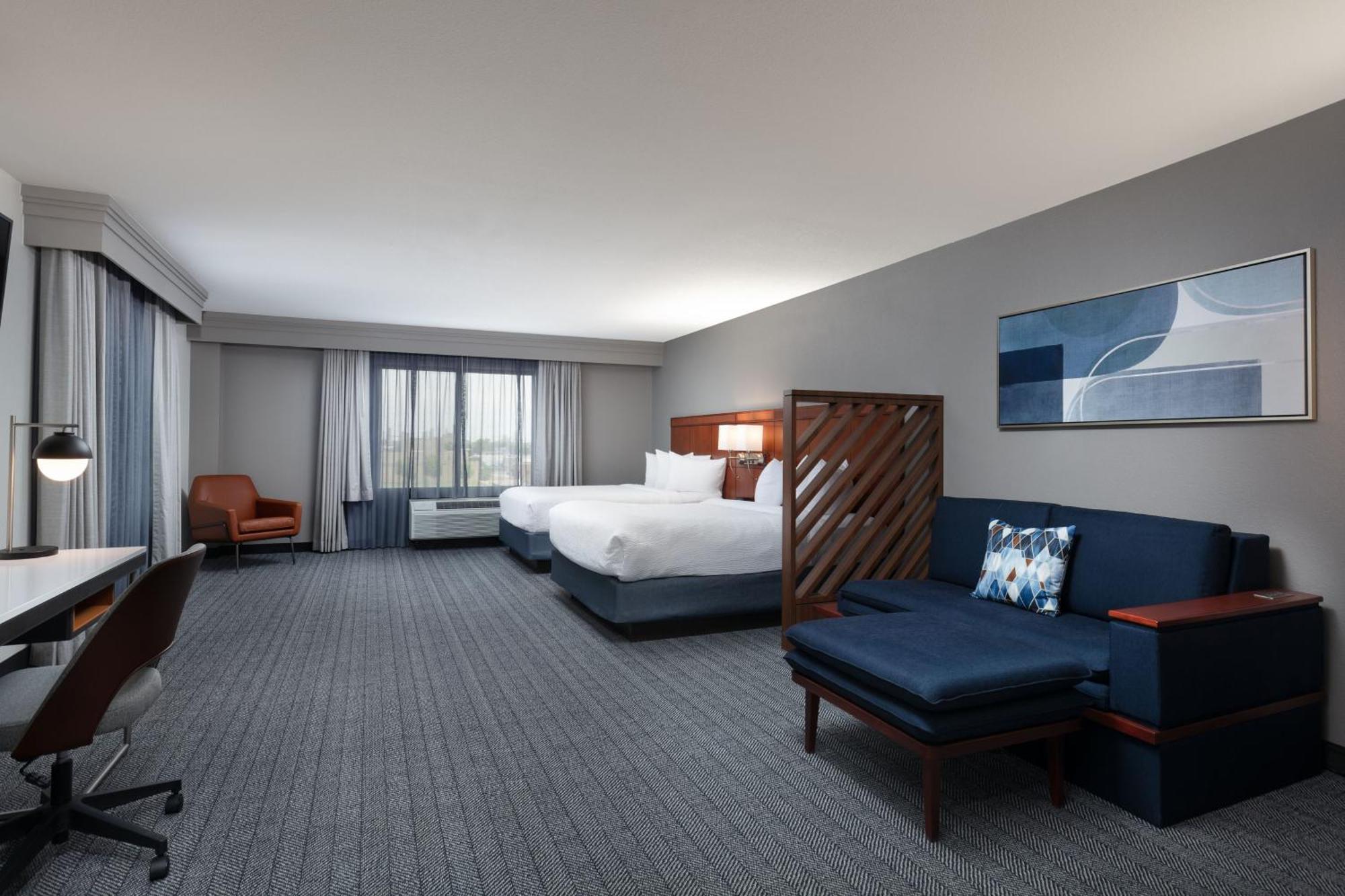 Courtyard By Marriott Wichita At Old Town Hotel Buitenkant foto