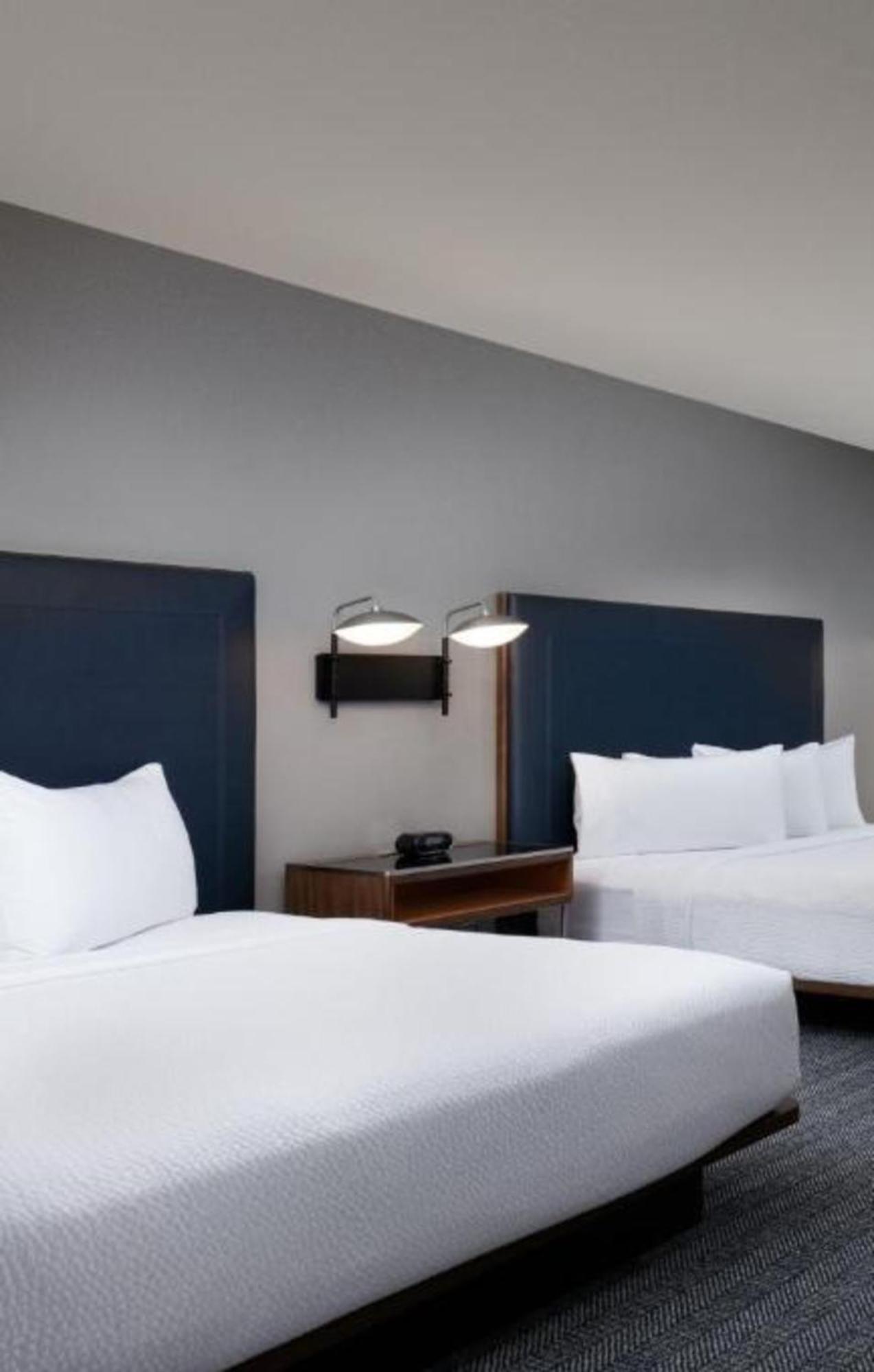 Courtyard By Marriott Wichita At Old Town Hotel Buitenkant foto