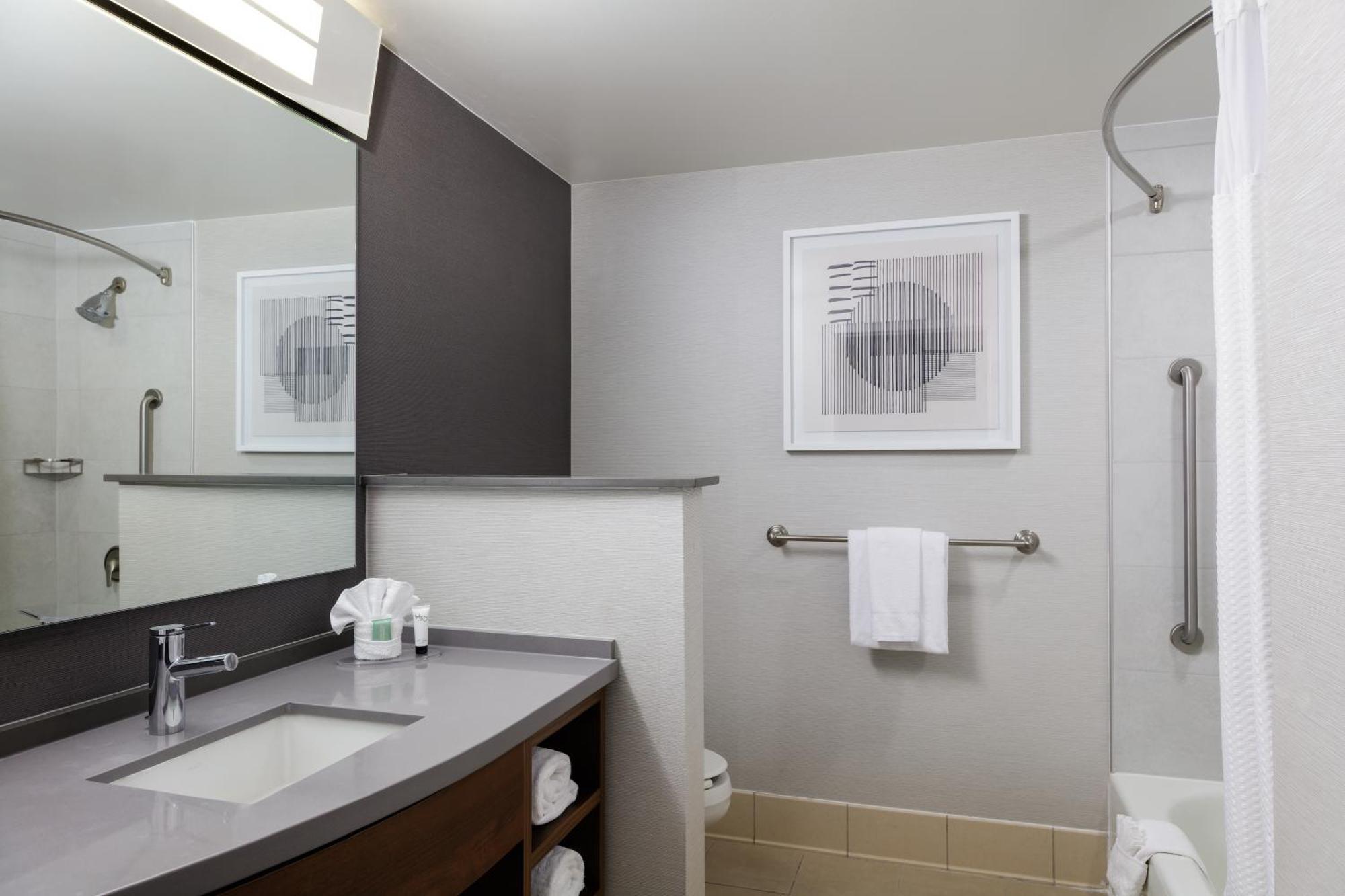 Courtyard By Marriott Wichita At Old Town Hotel Buitenkant foto