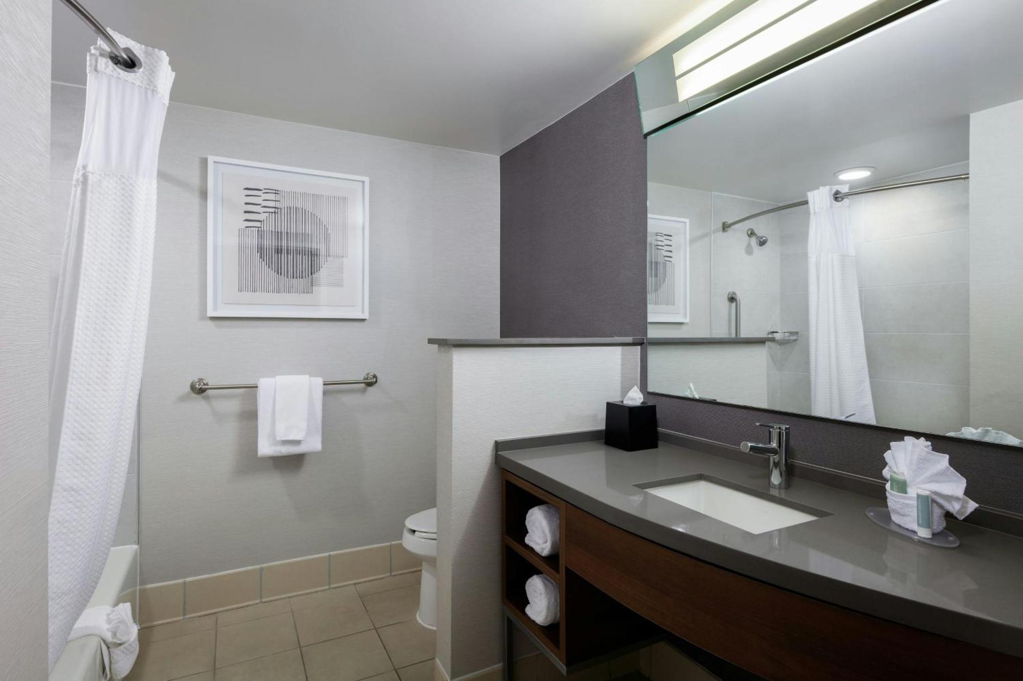 Courtyard By Marriott Wichita At Old Town Hotel Buitenkant foto