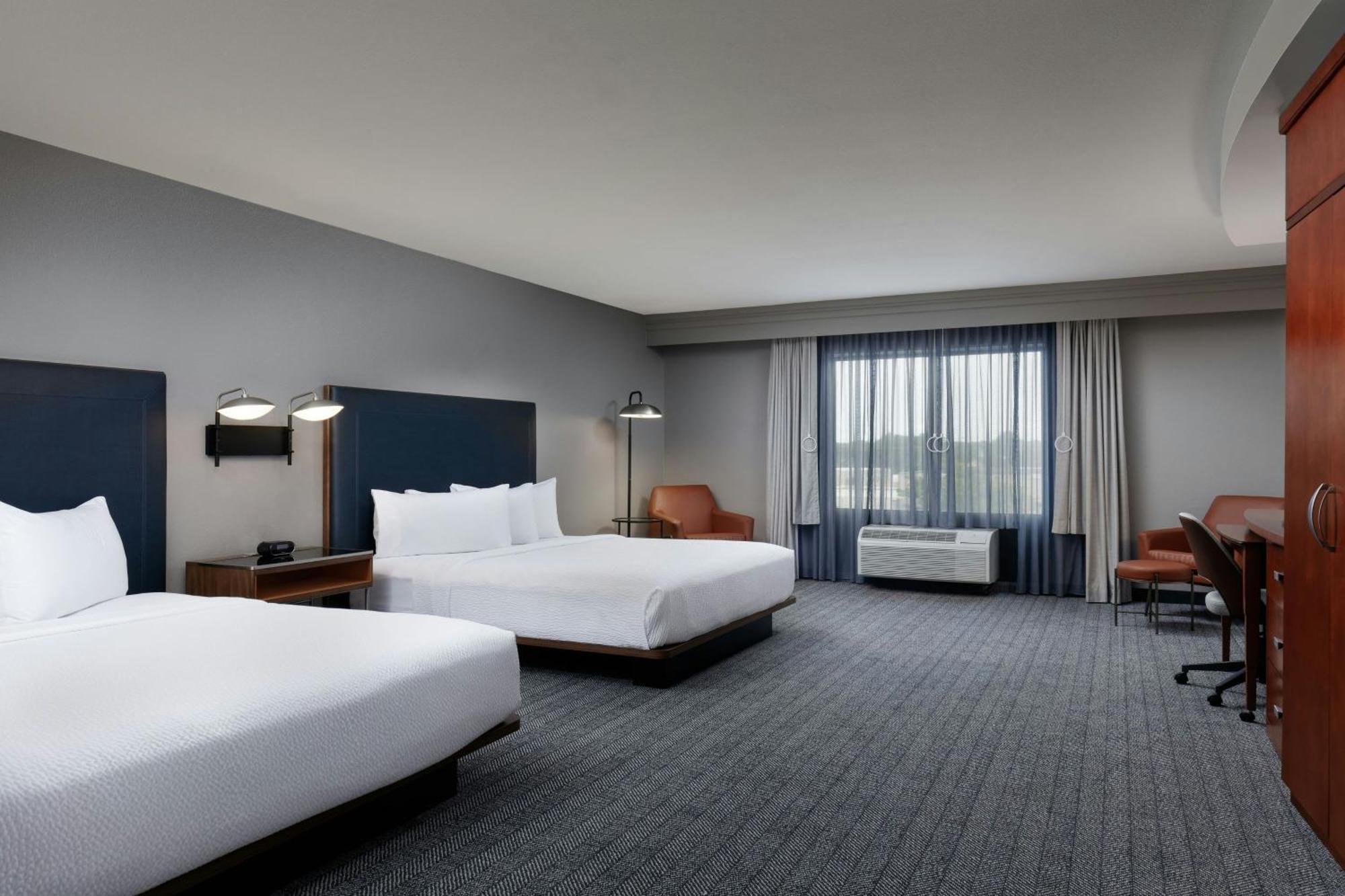 Courtyard By Marriott Wichita At Old Town Hotel Buitenkant foto