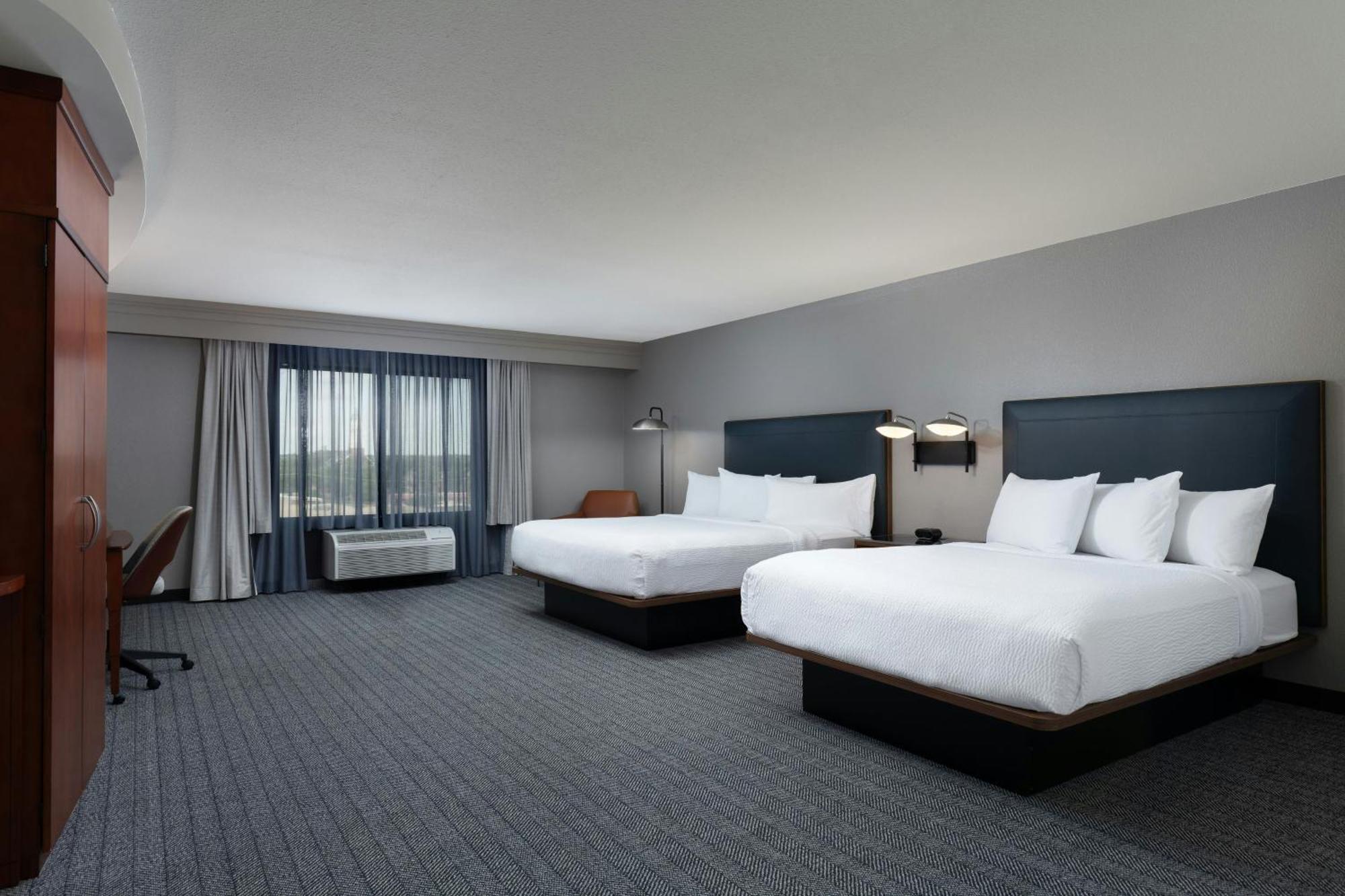 Courtyard By Marriott Wichita At Old Town Hotel Buitenkant foto