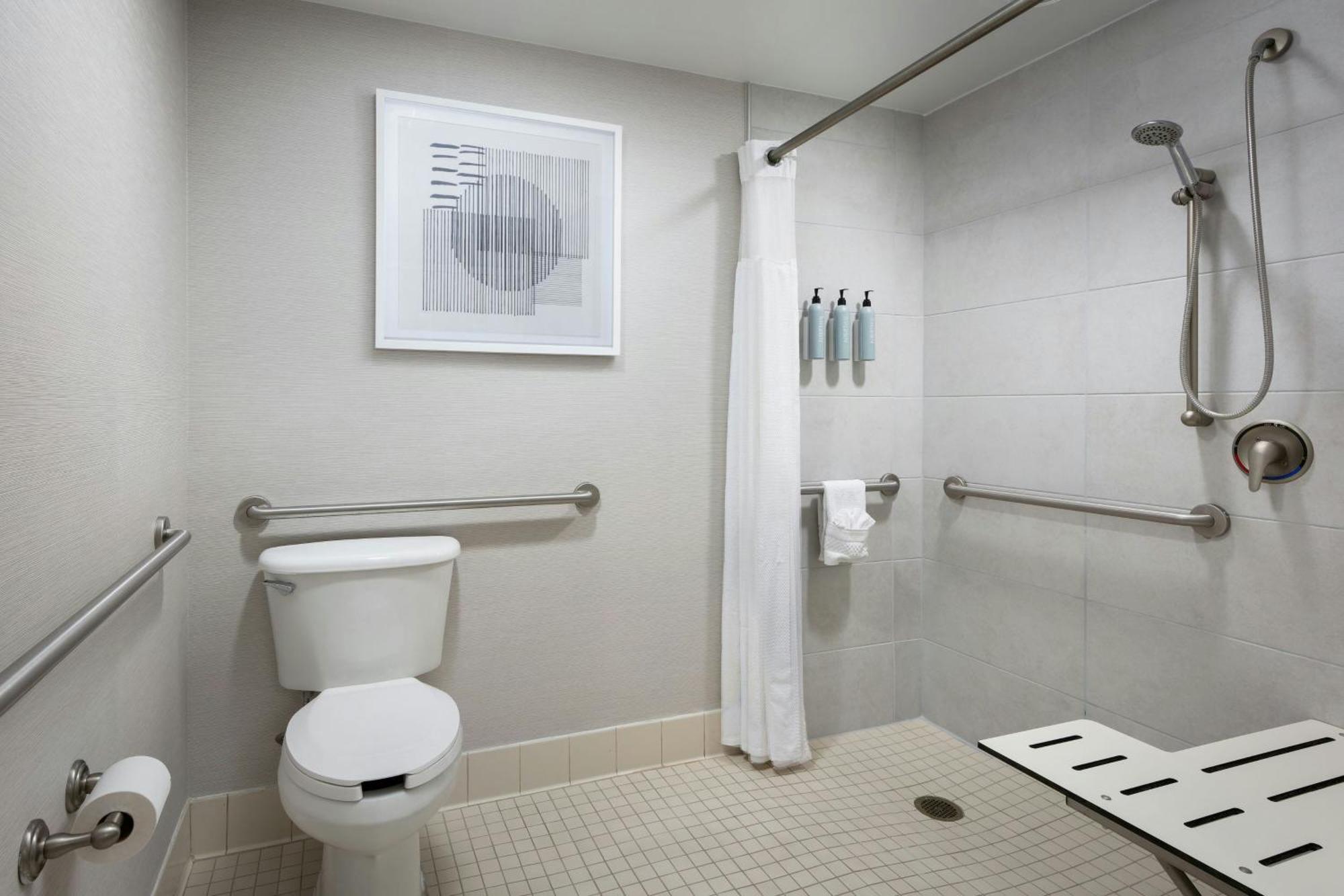 Courtyard By Marriott Wichita At Old Town Hotel Buitenkant foto