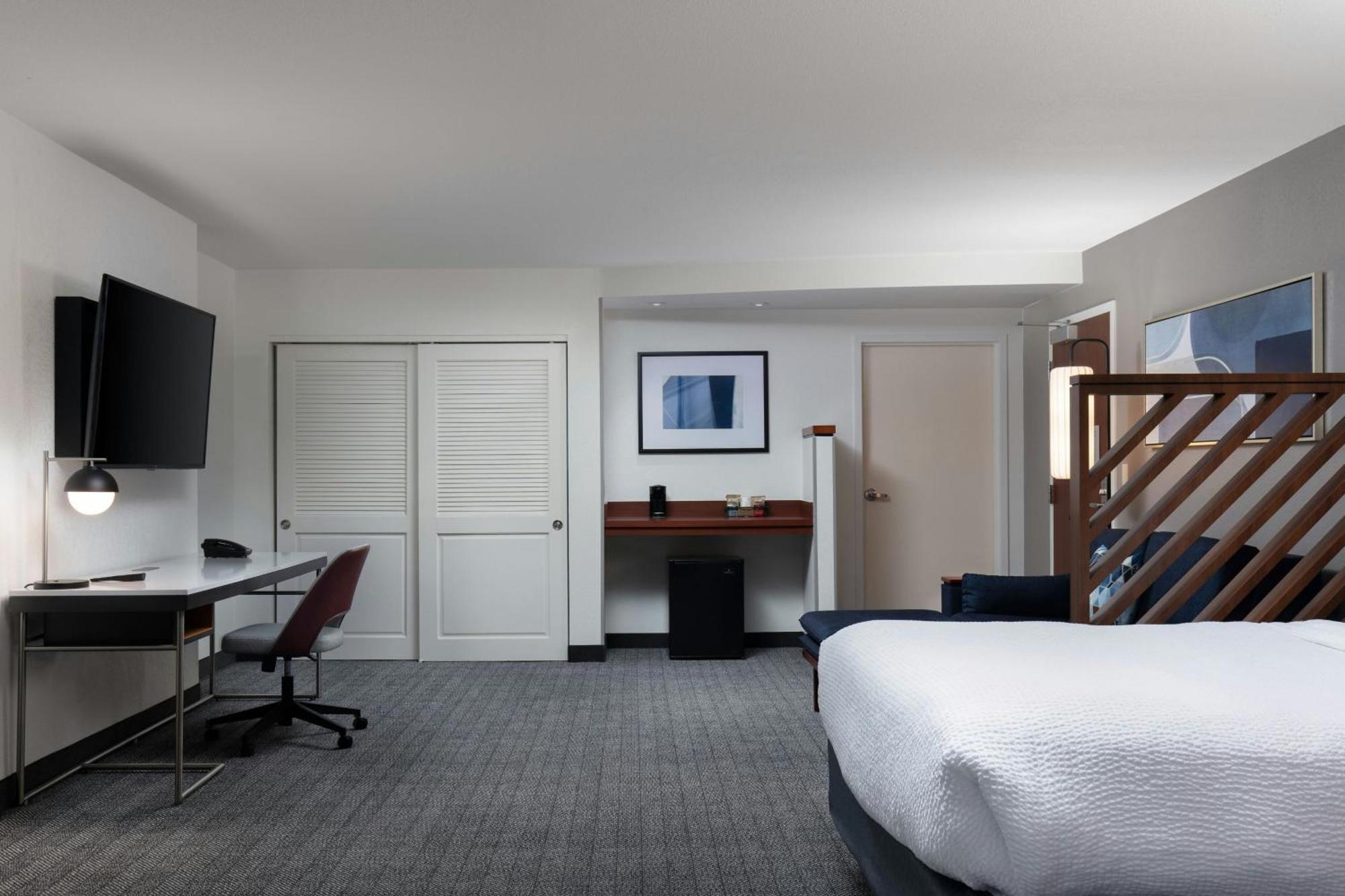 Courtyard By Marriott Wichita At Old Town Hotel Buitenkant foto