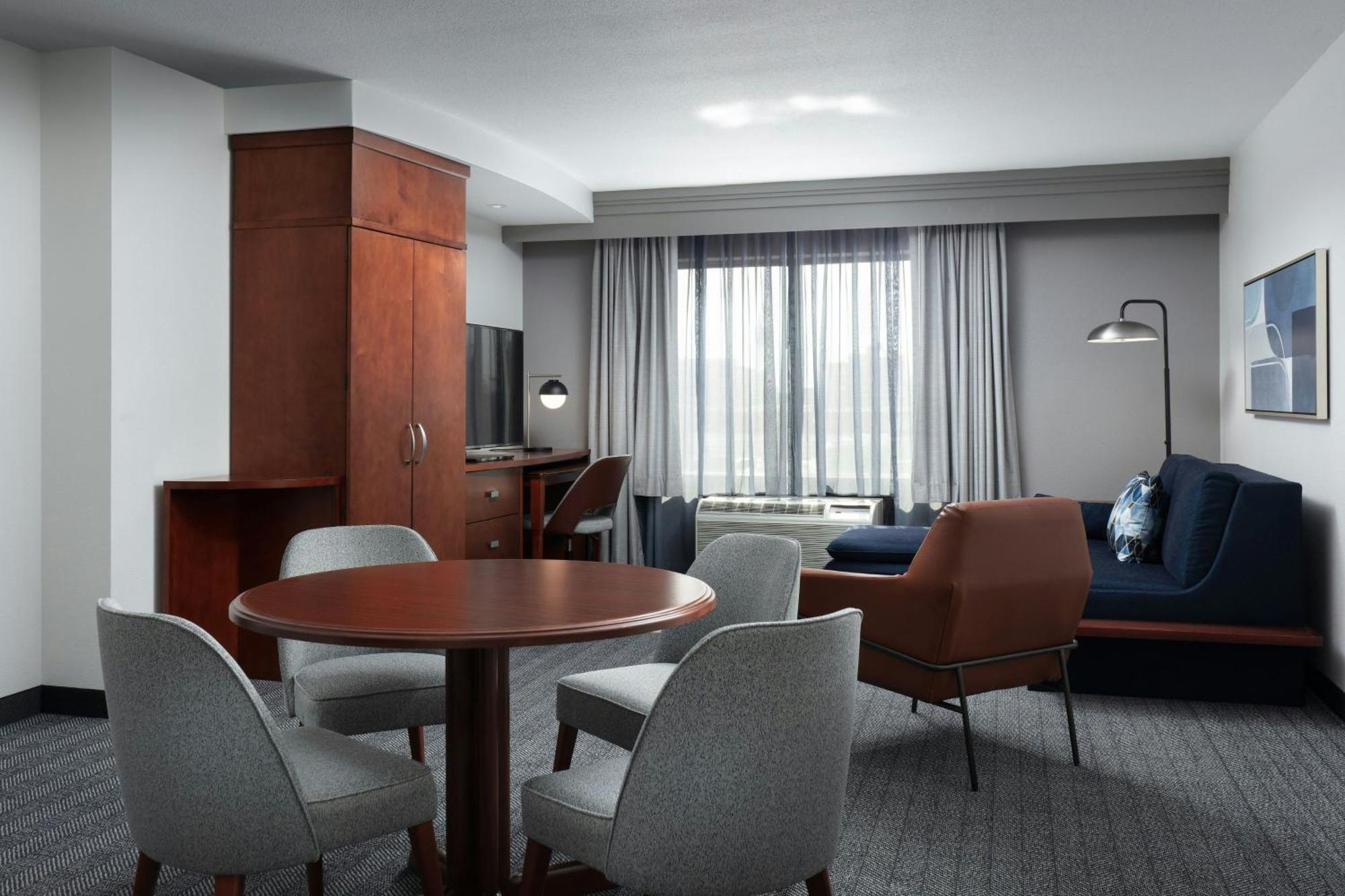 Courtyard By Marriott Wichita At Old Town Hotel Buitenkant foto